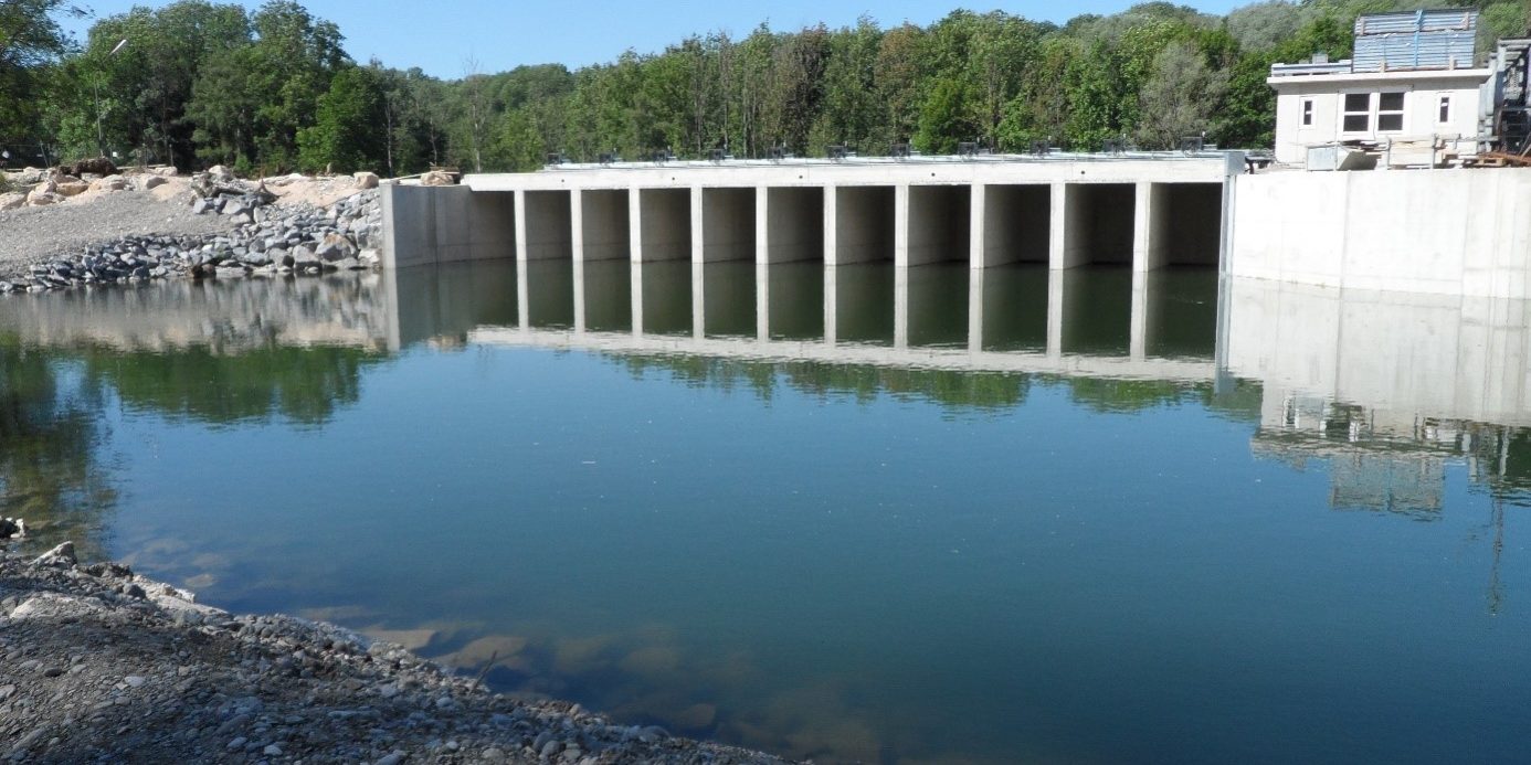 Neubau eines Wasserkraftwerkes an der Iller bei Senden Maurer
